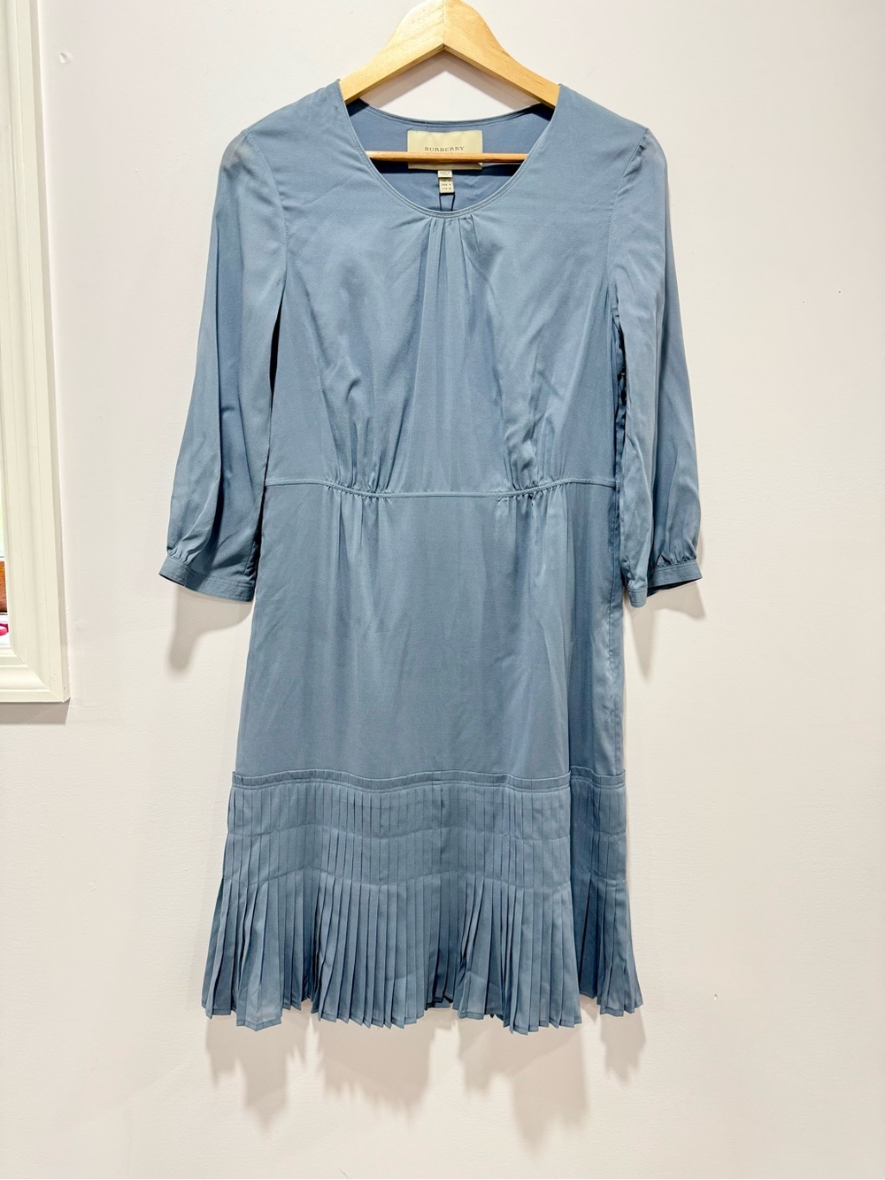 NWT Burberry‎ Silk Blue Gray Pleated Drop Waist Midi Dress Size 6